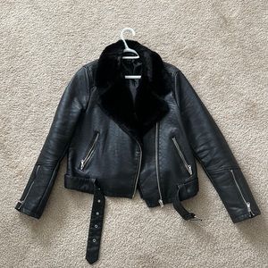 Women’s black leather fur collar jacket
